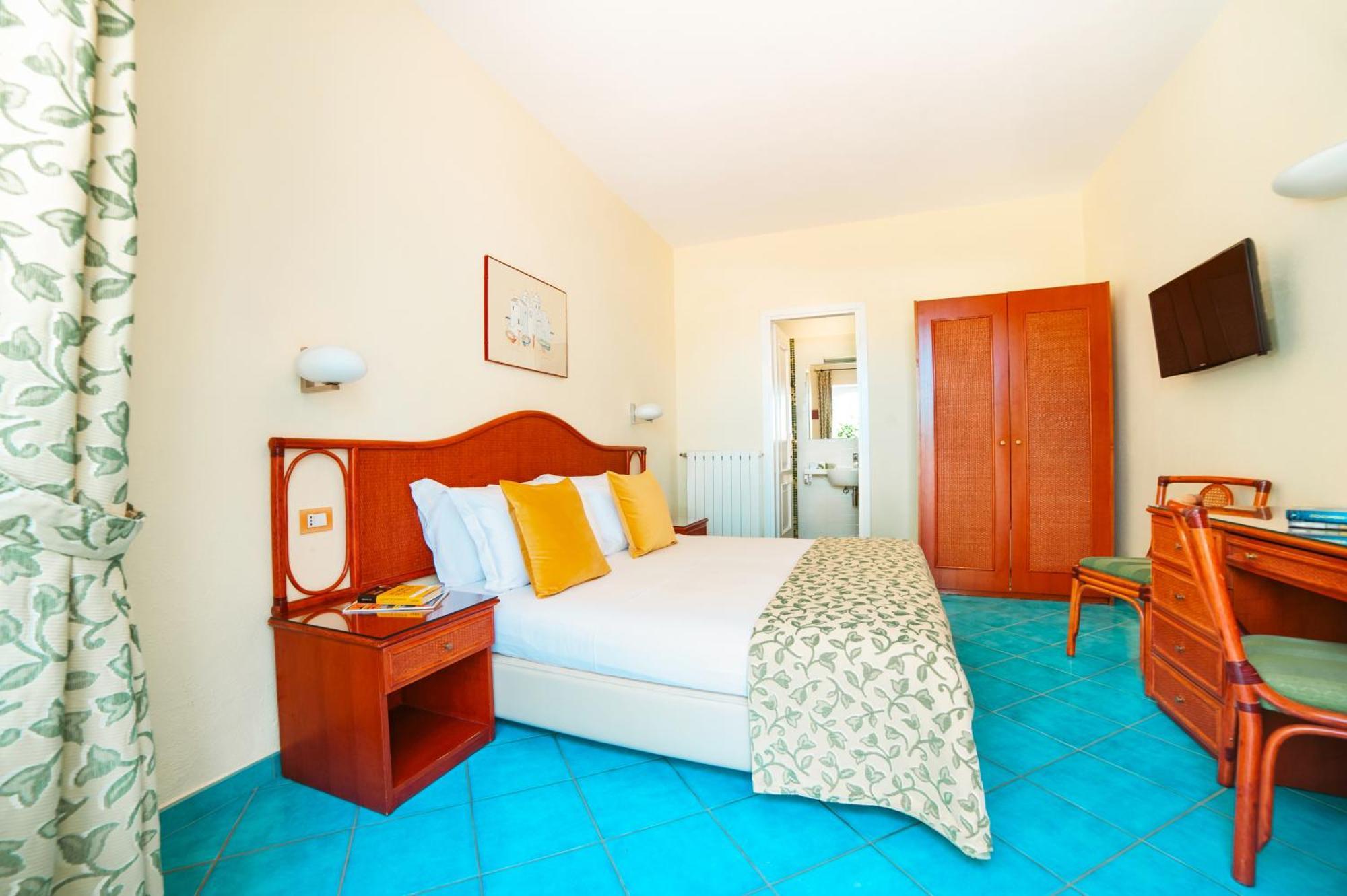 Poggio Aragosta Hotel & Spa Casamicciola Terme Room photo